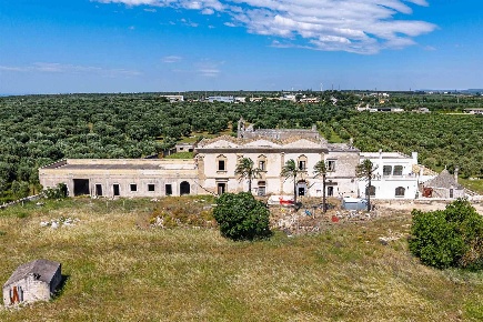 Foto Rustico a Crispiano di 1000 m² con 15 locali in vendita