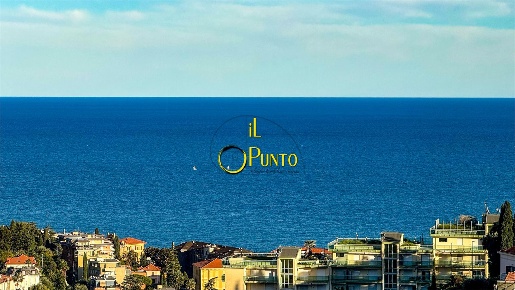 Foto Attico in strada San Lorenzo, Sanremo Solaro di 118 m² con 6 locali