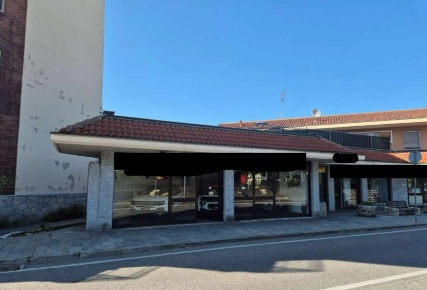 Foto Negozio a Settimo Torinese di 125 m² con 2 locali in vendita
