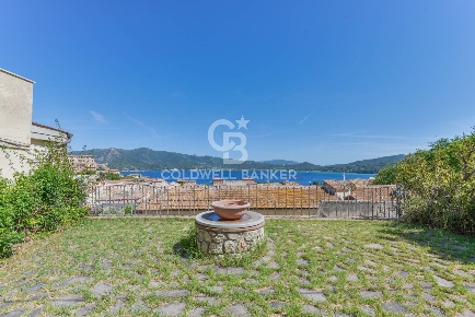 Foto Villa unifamiliare in Via della Regina, Portoferraio Centro di 139 m²