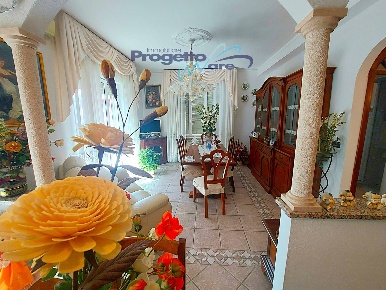 Foto Appartamento a Pietra Ligure Centro di 95 m² con 4 locali in vendita
