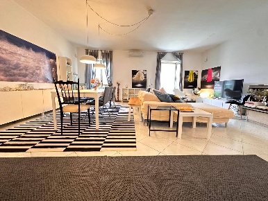 Foto Villa unifamiliare in Via Donizetti 14, San Nicola la Strada di 300 m²