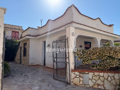 Foto Villa unifamiliare in Via Cicogne 27, Carini Milioti di 110 m²