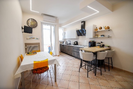 Foto Appartamento in Via Sette Comuni 84, Torino di 102 m² con 5 locali