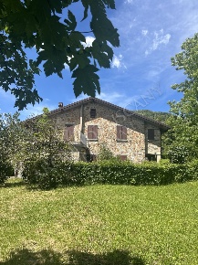 Foto Casale a Firenzuola Covigliaio di 500 m² con 14 locali in vendita