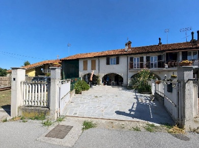 Foto Villa bifamiliare in Via Prato Salice, Pianfei di 160 m² con 5 locali