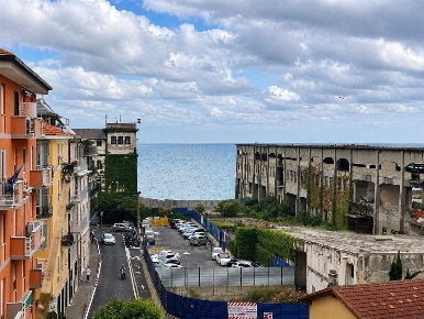 Foto Appartamento a Pietra Ligure di 100 m² con 4 locali in vendita
