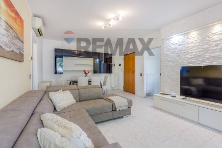 Foto Appartamento in via Zuelli 2, Reggio nell'Emilia Carrozzone di 106 m²