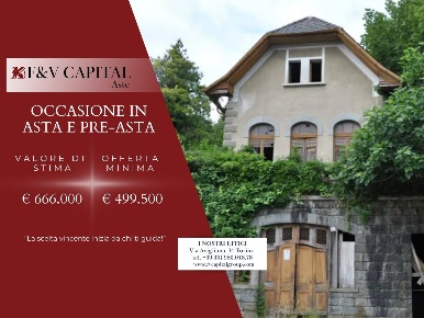 Foto Villa unifamiliare in Via Loreto, Lanzo Torinese di 510 m² in vendita