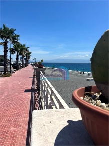 Foto Appartamento in LUNGOMARE GARUFI, Furci Siculo di 85 m² con 3 locali