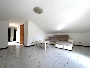 Foto Appartamento a Mascalucia Centro di 65 m² con 2 locali in affitto