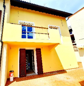 Foto Villa a schiera a Carmignano di 150 m² con 4 locali in vendita