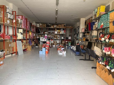 Foto Locale commerciale in Piazza Europa 13, Montecorvino Pugliano