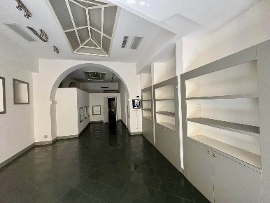 Foto Negozio a Città di Castello Centro di 90 m² con 1 locali in vendita