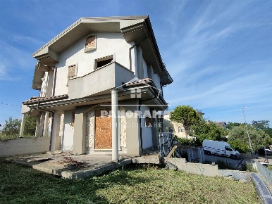Foto Villa a schiera a Coriano Gaiofana di 110 m² con 6 locali in vendita
