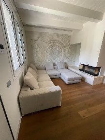 Foto Case indipendenti a Prato Galceti di 120 m² con 5 locali in affitto