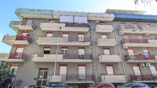 Foto Appartamento in VIA DOTTOR CHIARENZA, Aci Catena Centro di 110 m²