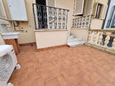 Foto Appartamento a Viareggio Centro di 120 m² con 6 locali in affitto