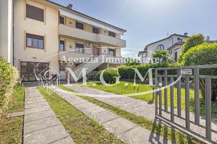 Foto Villa bifamiliare a Castelfranco di Sotto Centro di 130 m² in vendita
