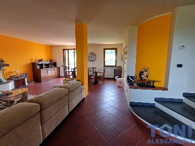 Foto Appartamento a Cerreto Guidi di 125 m² con 5 locali in vendita