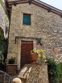 Foto Rustico a Camaiore Camaiore Paese di 120 m² con 4 locali in vendita