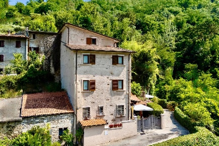 Foto Appartamento a Pietrasanta di 220 m² con 9 locali in vendita