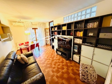 Foto Appartamento a Carrara Avenza di 84 m² con 4 locali in vendita