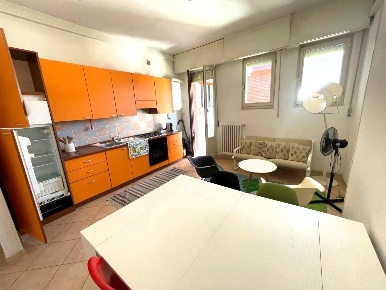 Foto Appartamento a Massa Marina di Massa Centro di 70 m² con 3 locali