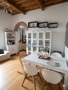 Foto Appartamento a Livorno Ardenza di 92 m² con 5 locali in vendita