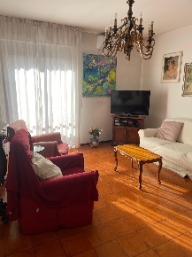 Foto Appartamento a Carrara Centro di 120 m² con 6 locali in vendita