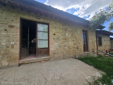 Foto Appartamento a Colle di Val d'Elsa di 98 m² con 5 locali in vendita