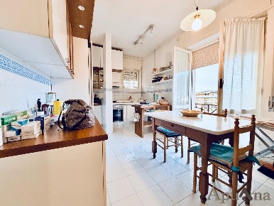 Foto Appartamento a Massa Centro di 100 m² con 3 locali in vendita