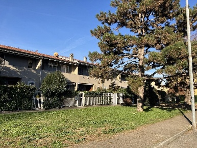 Foto Villa a schiera a Burago di Molgora di 126 m² con 5 locali in vendita