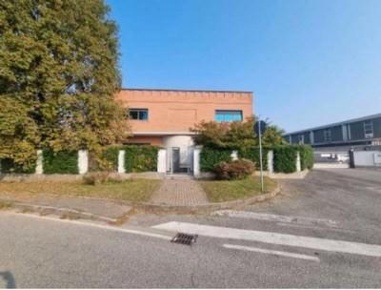 Foto Capannone industriale a Cornate d'Adda Centro di 1435 m² con 1 locali
