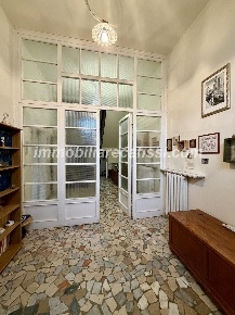 Foto Casa indipendente a Prato Sacrocuore di 275 m² con 6 locali in vendita