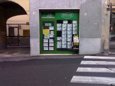 Foto Negozio in magenta, San Vittore Olona di 20 m² con 1 locali in affitto