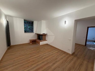 Foto Appartamento in Via di Camporotondo, Pistoia di 97 m² con 5 locali