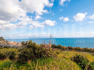 Foto Terreno residenziale in Via Maestro Guglielmo 21, Messina di 10000 m²