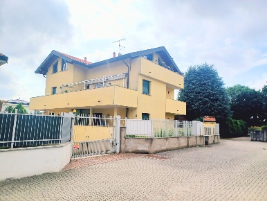 Foto Appartamento in Via Enrico De Nicola 8, Inveruno Centro di 78 m²