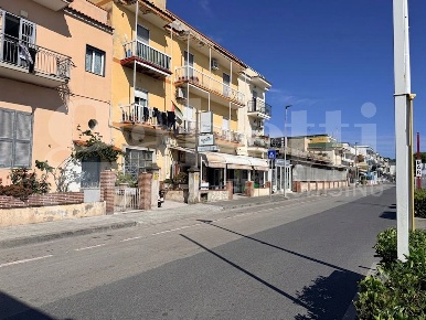 Foto Appartamento in Via Fusaro 00, Bacoli Centro di 110 m² con 4 locali