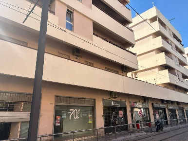 Foto Negozio in Via Catania 471, Messina Provinciale di 110 m² con 1 locali