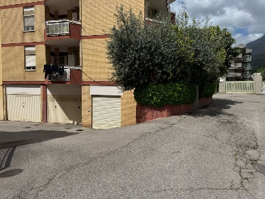 Foto Box in Via pazzo condotto 201, Formia Centro di 46 m² con 1 locali