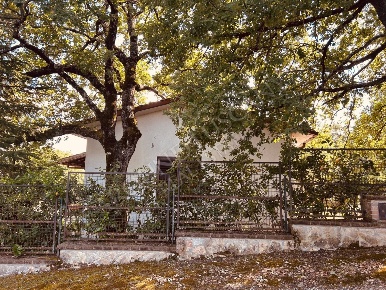 Foto Villa unifamiliare a San Casciano dei Bagni di 190 m² con 5 locali
