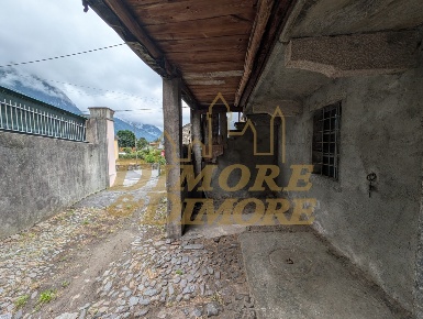 Foto Rustico a Premosello-Chiovenda Cuzzago di 112 m² con 2 locali