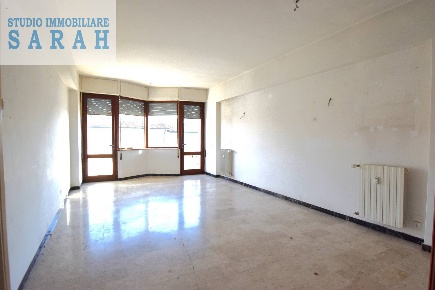 Foto Appartamento in Via Verdi, Viareggio di 120 m² con 5 locali in vendita