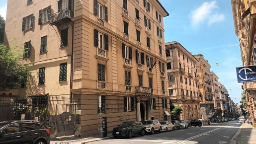 Foto Appartamento in Via Assarotti 23, Genova Manin di 225 m² con 10 locali
