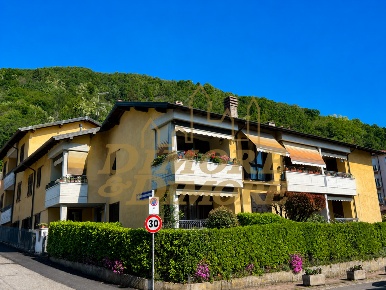 Foto Appartamento in Viale Garibaldi 19, Maccagno con Pino e Veddasca