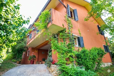 Foto Villa singola in Via Sacco, Arcugnano di 205 m² con 6 locali