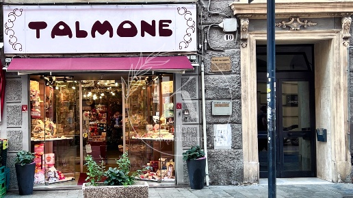 Foto Attività commerciale in Via Paolo Boselli 100, Savona Centro Storico