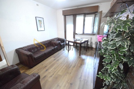 Foto Appartamento in Via Marche 53, Pieve Emanuele Fizzonasco di 94 m²